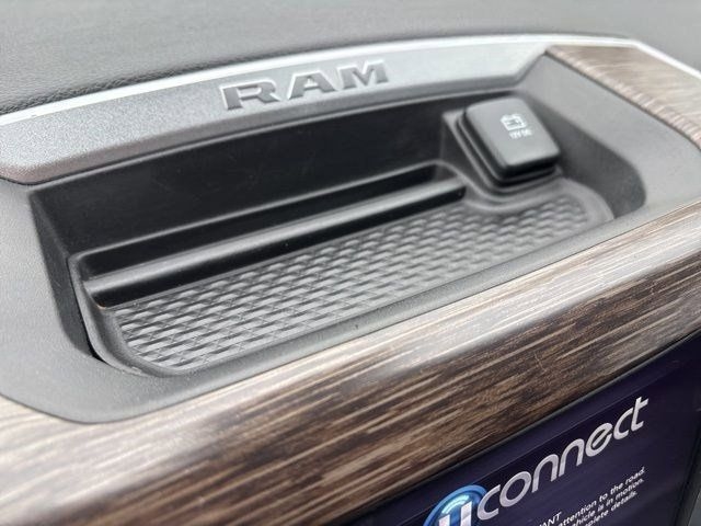 RAM 1500 Laramie Crew Cab 4WD 2020