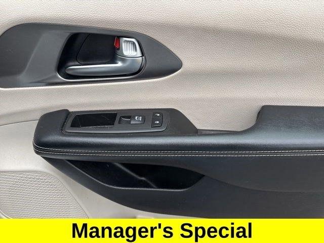 Chrysler Pacifica Hybrid Touring L 2022