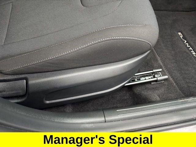 Hyundai Elantra SE 2023