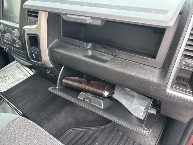 RAM 1500 SLT Crew Cab 4WD 2017