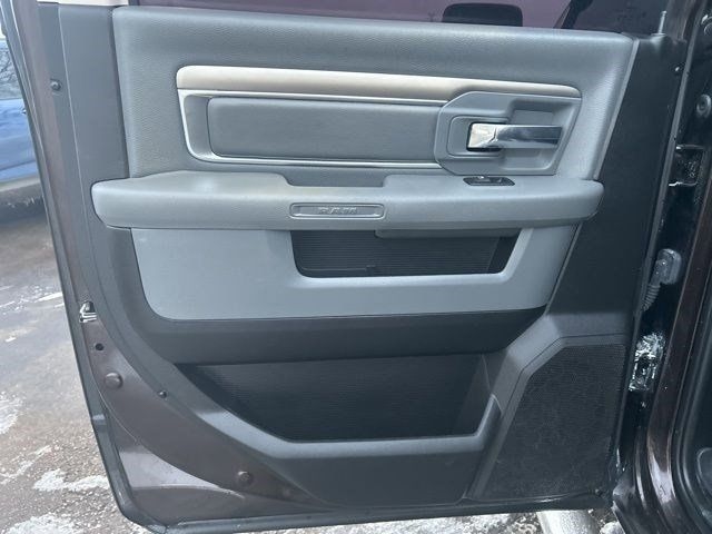 RAM 1500 Big Horn Crew Cab 4WD 2017