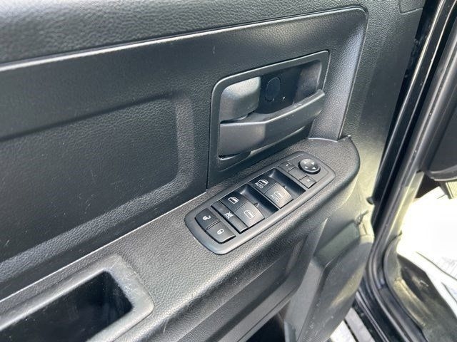 RAM 1500 Classic Tradesman Crew Cab SWB 4WD 2019