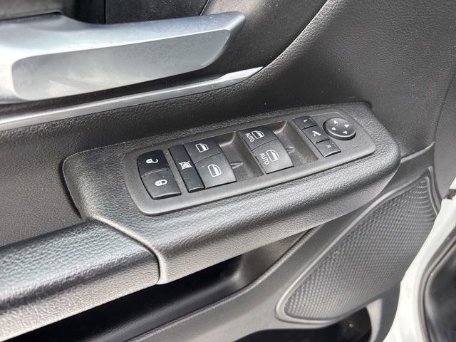 RAM 1500 Big Horn Crew Cab SWB 4WD 2022