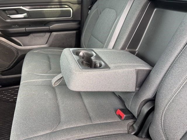 RAM 1500 Big Horn Crew Cab SWB 4WD 2022