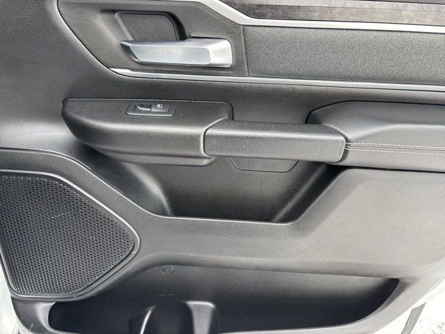 RAM 1500 Big Horn Crew Cab SWB 4WD 2022