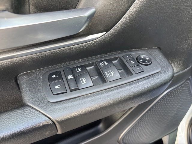 RAM 1500 Big Horn Crew Cab SWB 4WD 2021