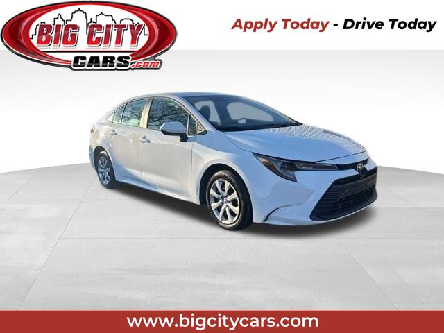 2024 Toyota Corolla LE's photo