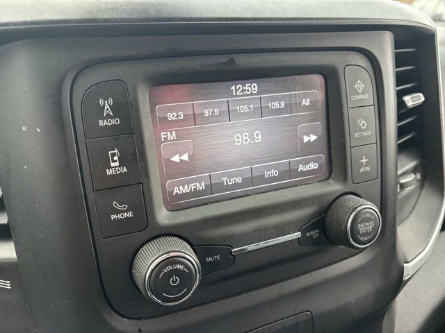 RAM 1500 Big Horn Quad Cab 4WD 2021