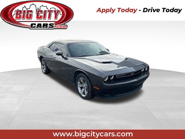 2019 Dodge Challenger SXT's photo