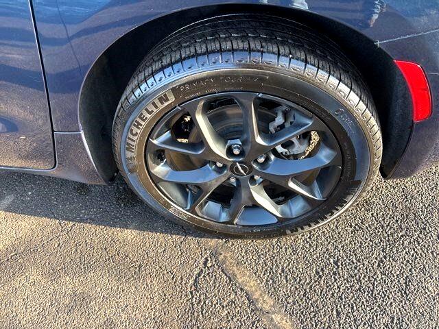 Chrysler Pacifica Limited AWD 2023