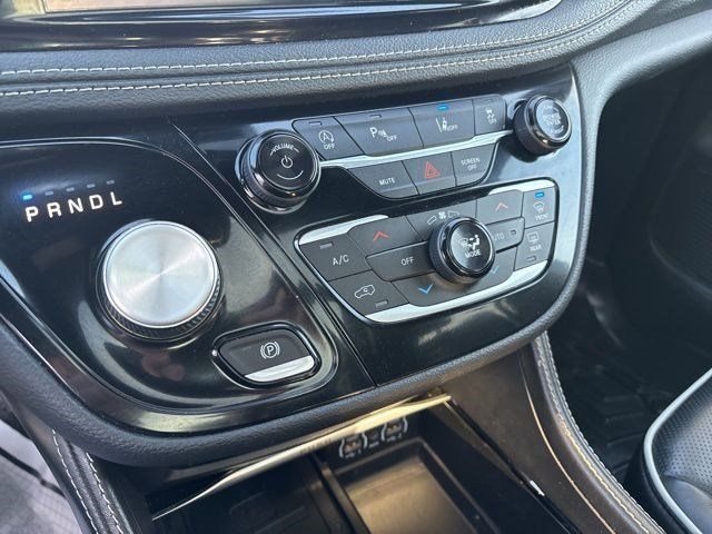 Chrysler Pacifica Limited AWD 2023