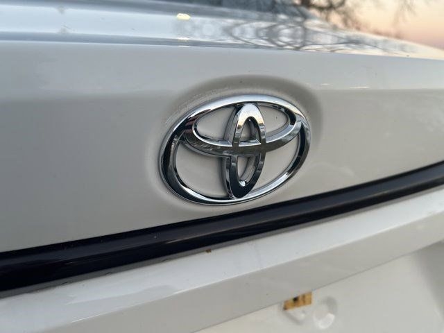 Toyota Corolla LE 2021