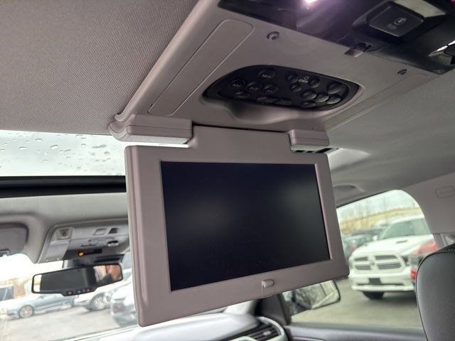 Chevrolet Suburban Premier 4WD 2017