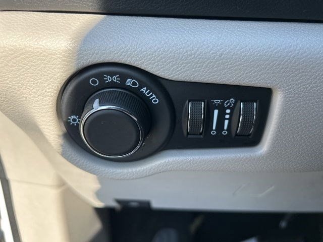 Chrysler Voyager LX 2023