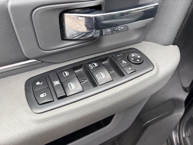 RAM 1500 Classic Tradesman Crew Cab SWB 4WD 2019