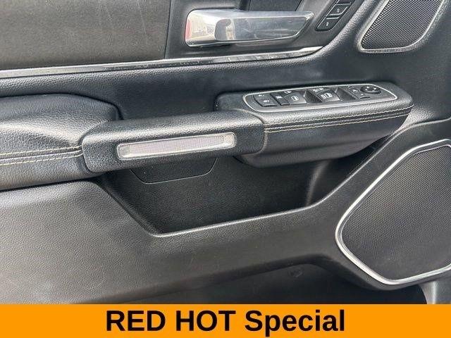 RAM 1500 Laramie Crew Cab 4WD 2021