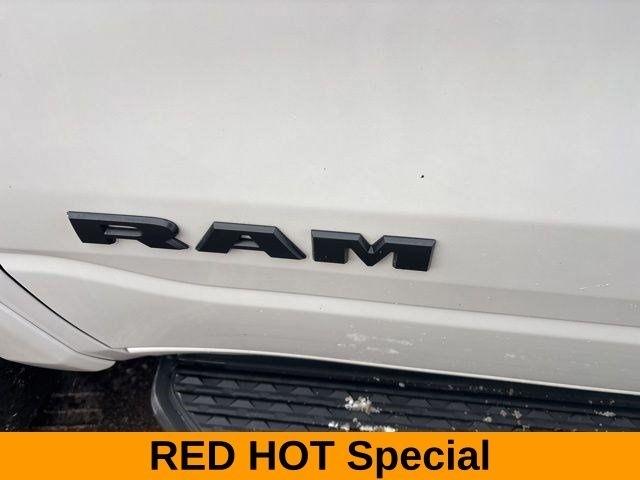 RAM 1500 Laramie Crew Cab 4WD 2021