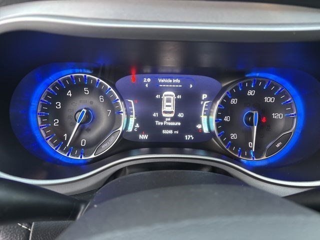 Chrysler Pacifica Touring 2024