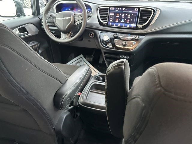 Chrysler Pacifica Touring 2024