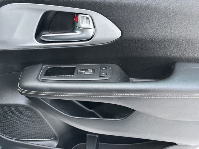 Chrysler Pacifica Touring 2024