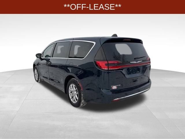 Chrysler Pacifica Touring 2024