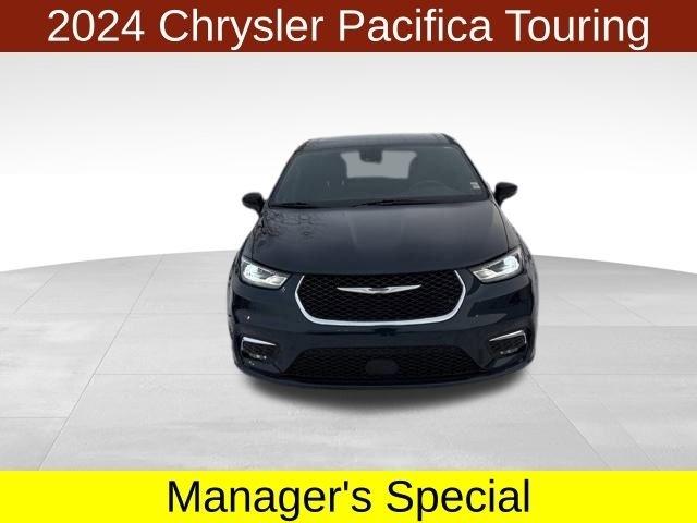 Chrysler Pacifica Touring 2024