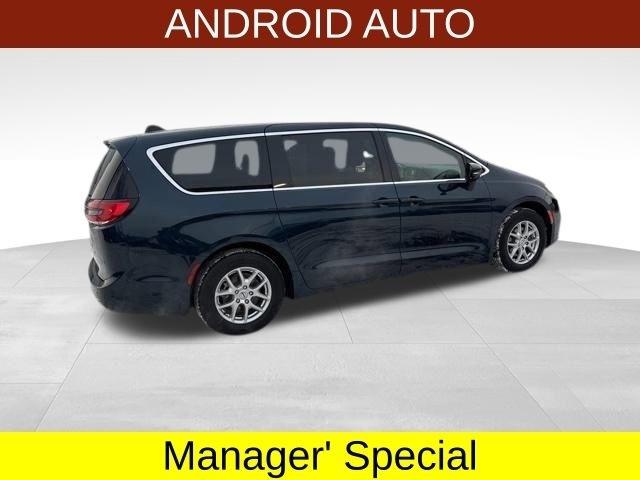 Chrysler Pacifica Touring 2024