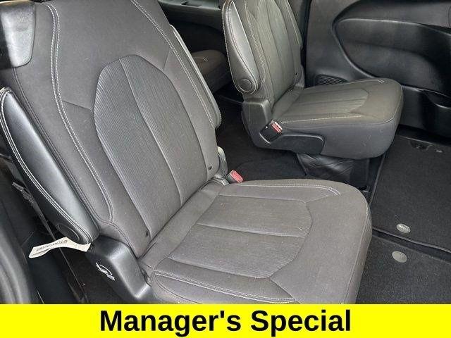 Chrysler Pacifica Touring 2024