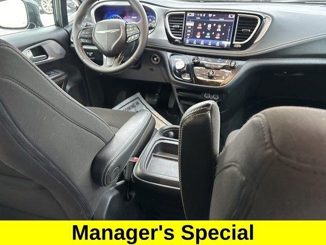 Chrysler Pacifica Touring 2024