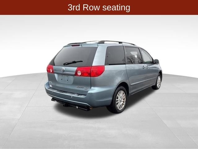 Toyota Sienna XLE AWD 2009