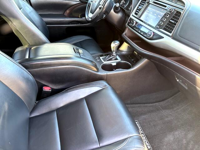 Toyota Highlander SE AWD V6 2018