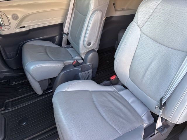 Toyota Sienna Limited 7-Passenger 2021