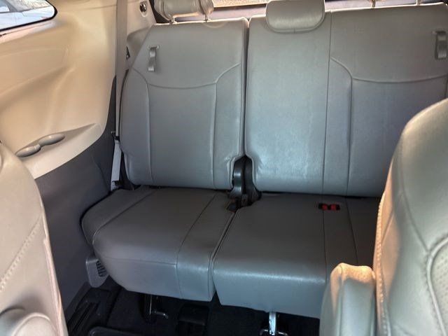Toyota Sienna Limited 7-Passenger 2021