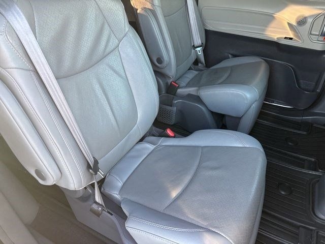 Toyota Sienna Limited 7-Passenger 2021