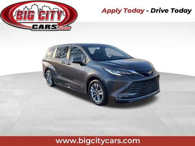 2021 Toyota Sienna Limited's photo