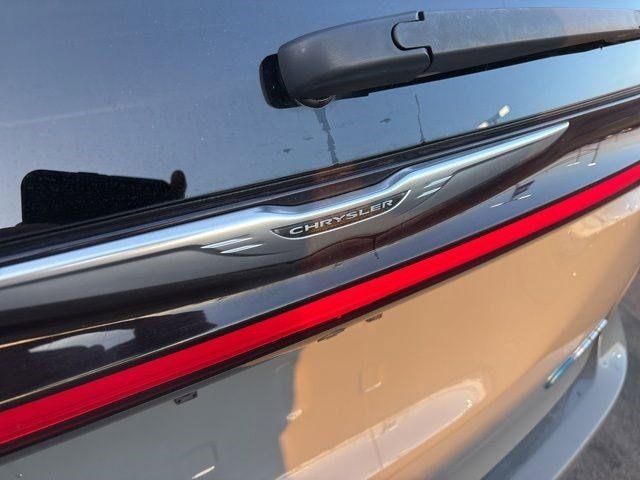 Chrysler Pacifica Hybrid Touring L 2022