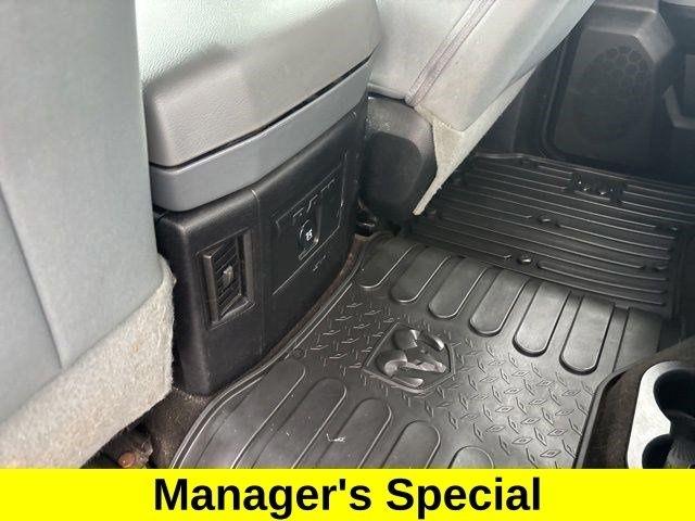 RAM 1500 SLT Crew Cab 4WD 2017