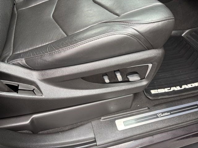 Cadillac Escalade Luxury 4WD 2017