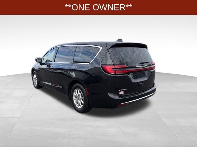 Chrysler Pacifica Touring L 2023