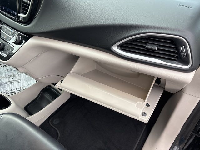 Chrysler Pacifica Touring L 2023