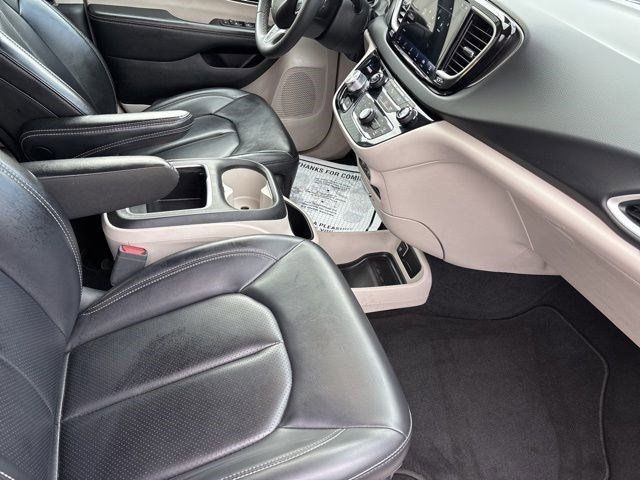 Chrysler Pacifica Touring L 2023