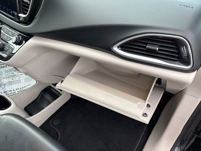 Chrysler Pacifica Touring L 2023