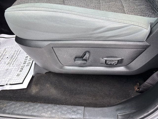 RAM 1500 SLT Crew Cab 4WD 2017