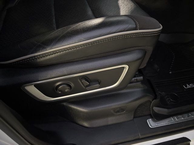 RAM 1500 Laramie Crew Cab SWB 4WD 2022