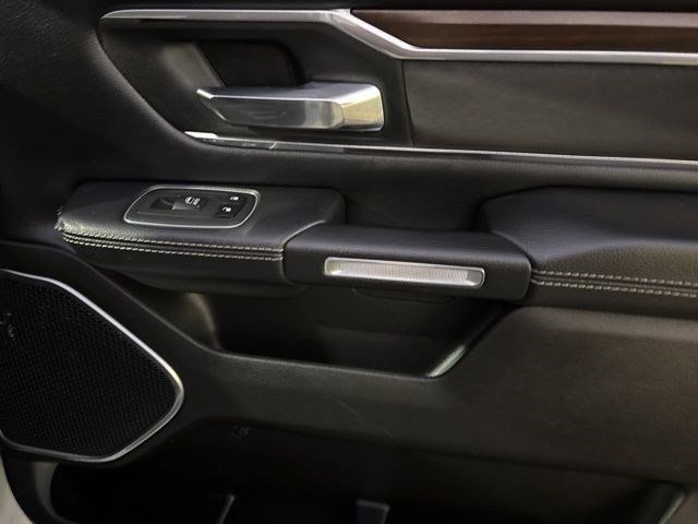 RAM 1500 Laramie Crew Cab SWB 4WD 2022