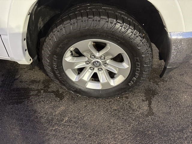 RAM 1500 Laramie Crew Cab SWB 4WD 2022