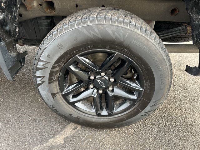 Chevrolet Silverado 1500 Custom Trail Boss Crew Cab Long Box 4WD 2021