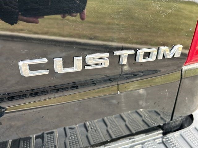 Chevrolet Silverado 1500 Custom Trail Boss Crew Cab Long Box 4WD 2021