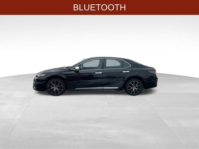 Toyota Camry SE 2022