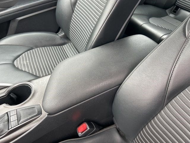 Toyota Camry SE 2022